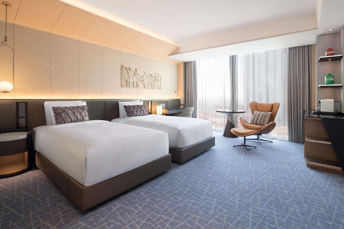 FAIRMONT 2 Single - 41sm | Edredón, minibar, caja de seguridad en la habitación y escritorio