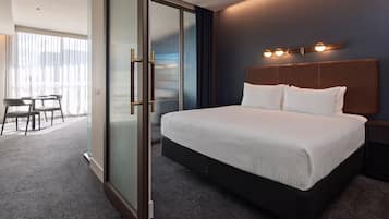 Apart Daire, 1 En Büyük (King) Boy Yatak ve Çekyat, Teras | 1 yatak odası, minibar, odada kasa, masa