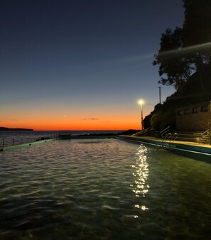 Pool - Palm beach views <br><br><br>Beautiful private escape in the heart of palm beach Sydney  (Sydney)