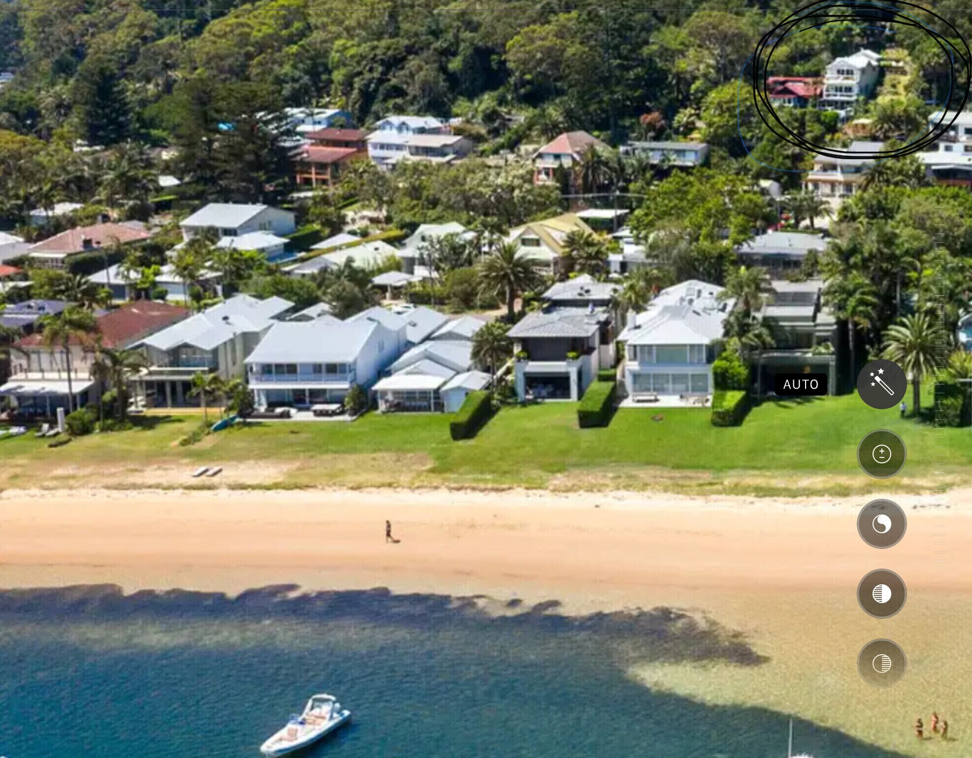 Beach nearby, sun-loungers, beach towels