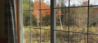 Trail End Cottage in 8 Acre Land In Lake or Lakes