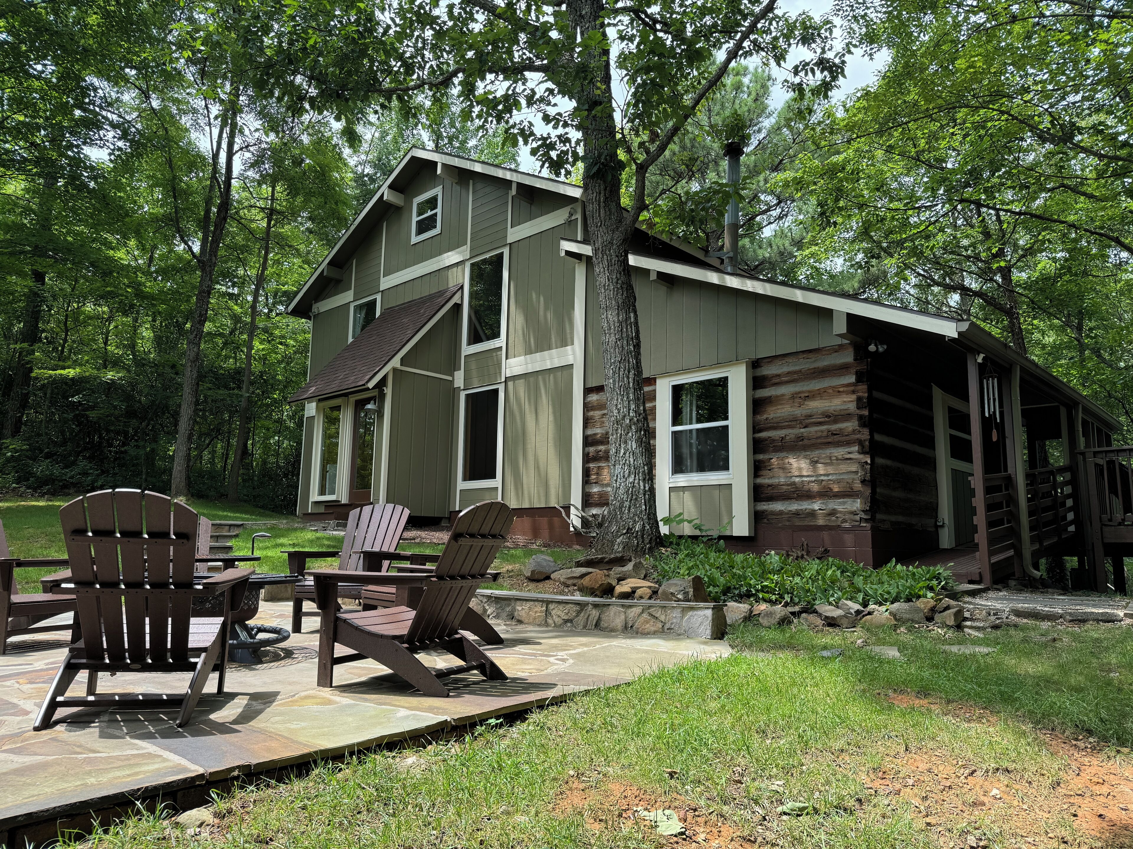 Privately owned and managed cabin overlooking the National Park