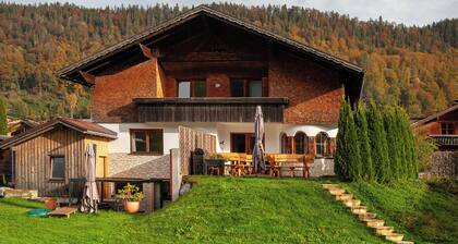 Ferienhaus "Villa Kanisblick" mit Bergblick, Garten & WLAN