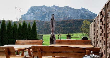 Ferienhaus "Villa Kanisblick" mit Bergblick, Garten & WLAN