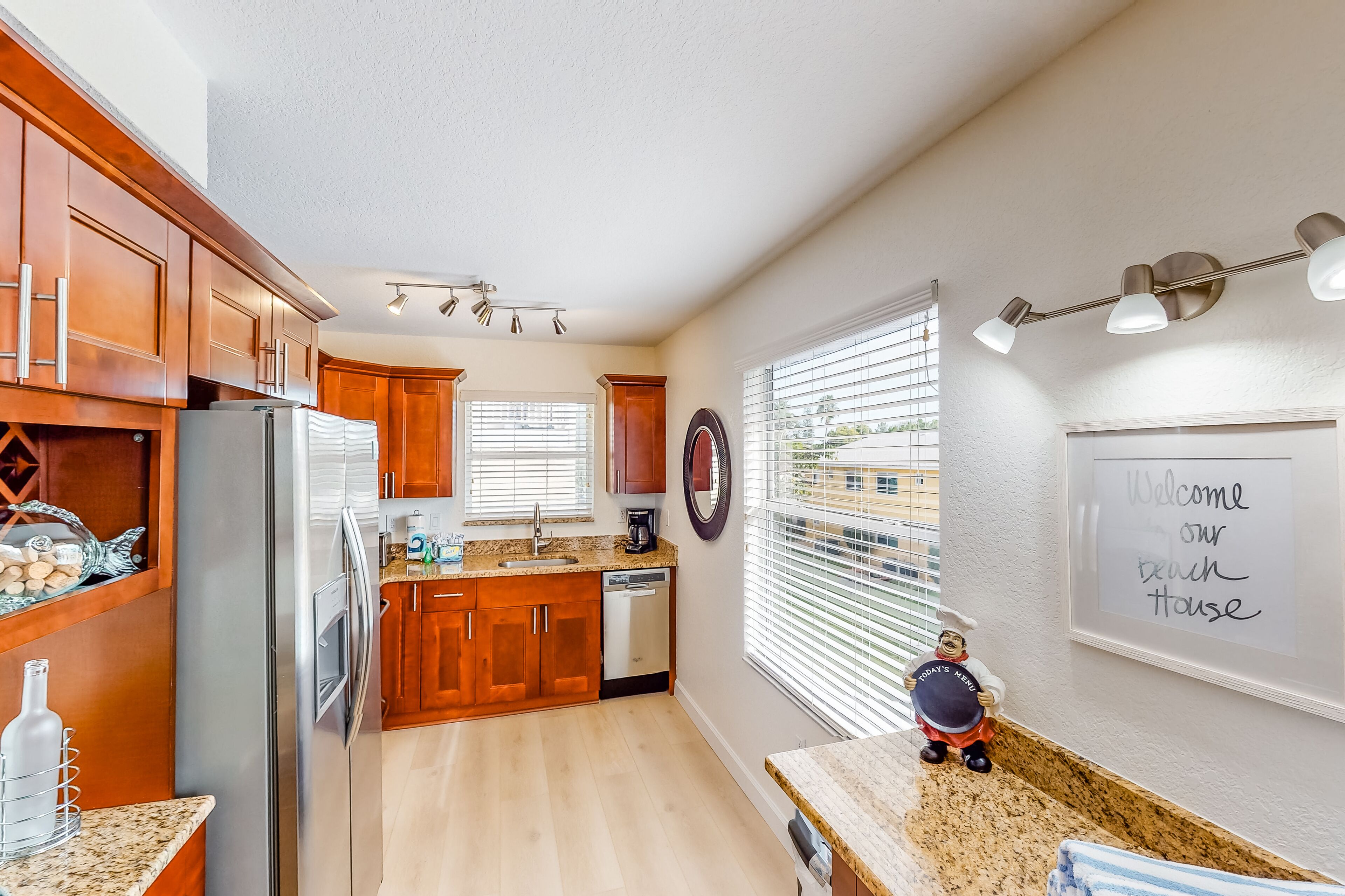 Dog-friendly, newly renovated condo w/ WiFi & central A/C - Snowbirds welcome!