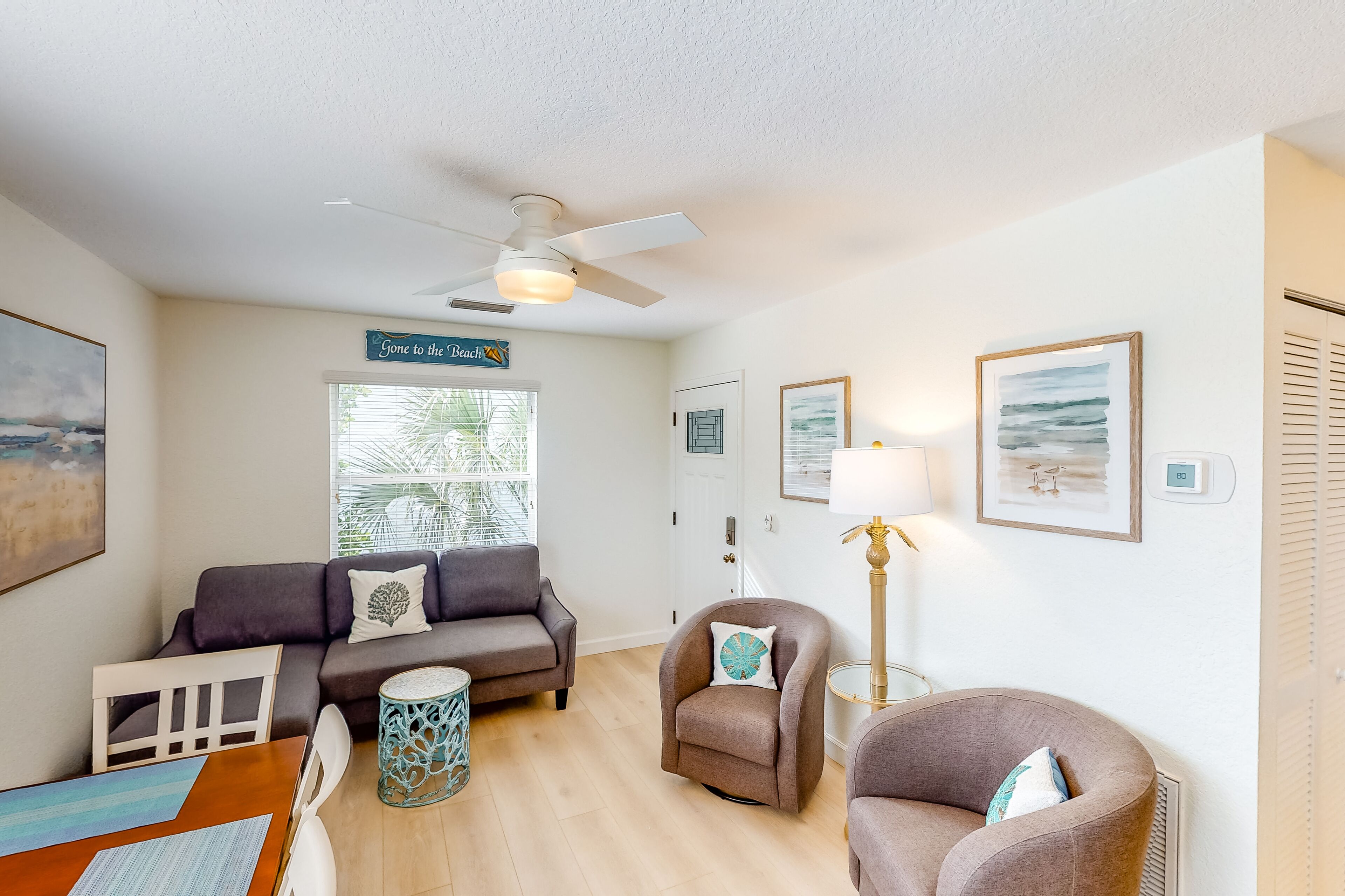 Dog-friendly, newly renovated condo w/ WiFi & central A/C - Snowbirds welcome!