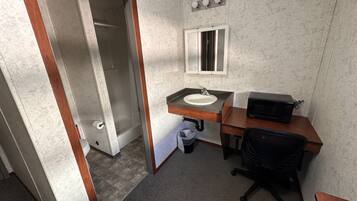 Single Room | Individually furnished, desk, laptop workspace, free WiFi