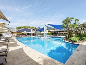 Pool - Sea Vista—Beachside Resort-style Bliss (Busselton)
