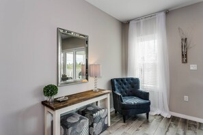 Unclassified image, 4 of 49, button