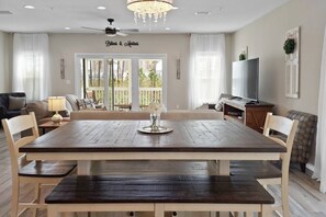 Smart TV, DVD player