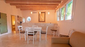Interior - Cottage Le Grotte - with Pool in Portoferraio (Portoferraio)