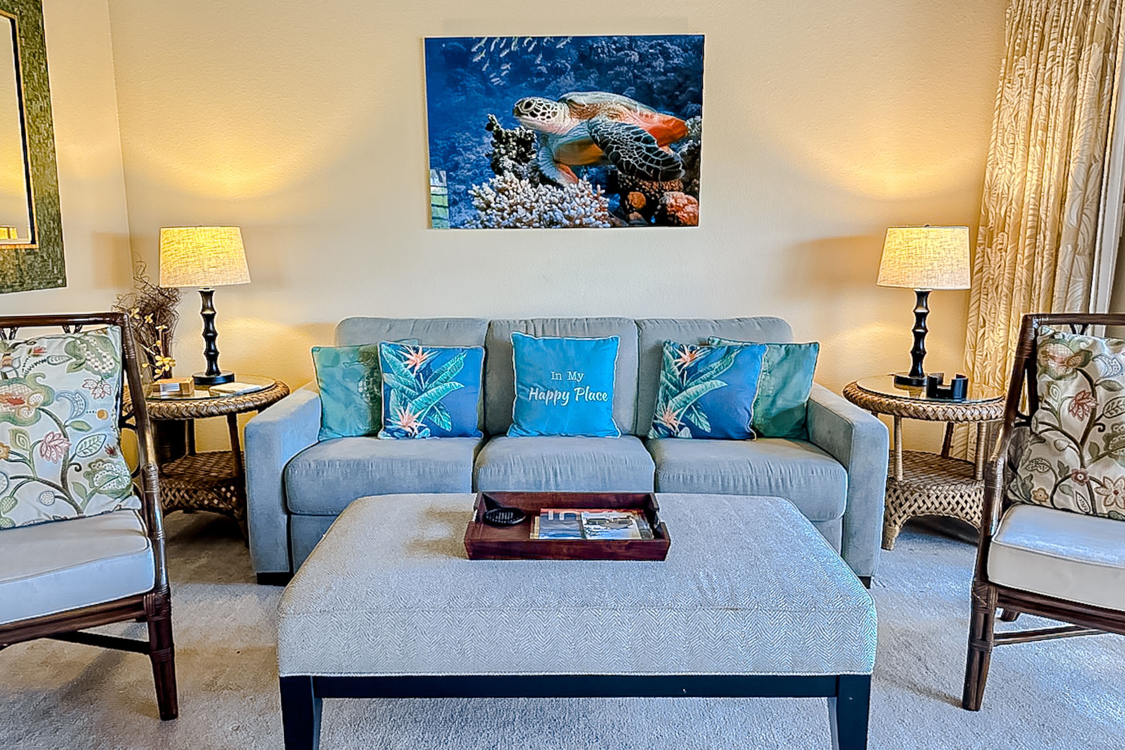 Island gem near the beach with pool, hot tub, balcony & tennis