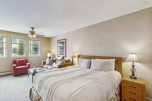 Accès Internet, draps fournis