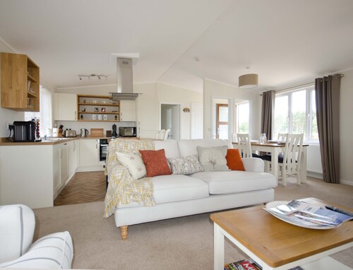 Hollicarrs - Woodland Lodge