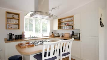 Apartemen Mewah, ensuite | Dapur bersama