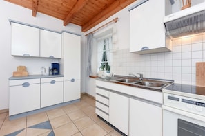 Refrigerador, microondas, horno y lavavajillas 