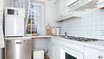 Frigorifero, microonde, forno, lavastoviglie