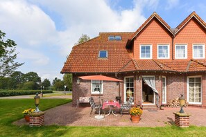 Unclassified image, 5 of 26, button