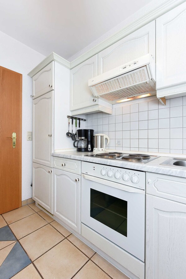 Køleskab, mikrobølgeovn, ovn, opvaskemaskine