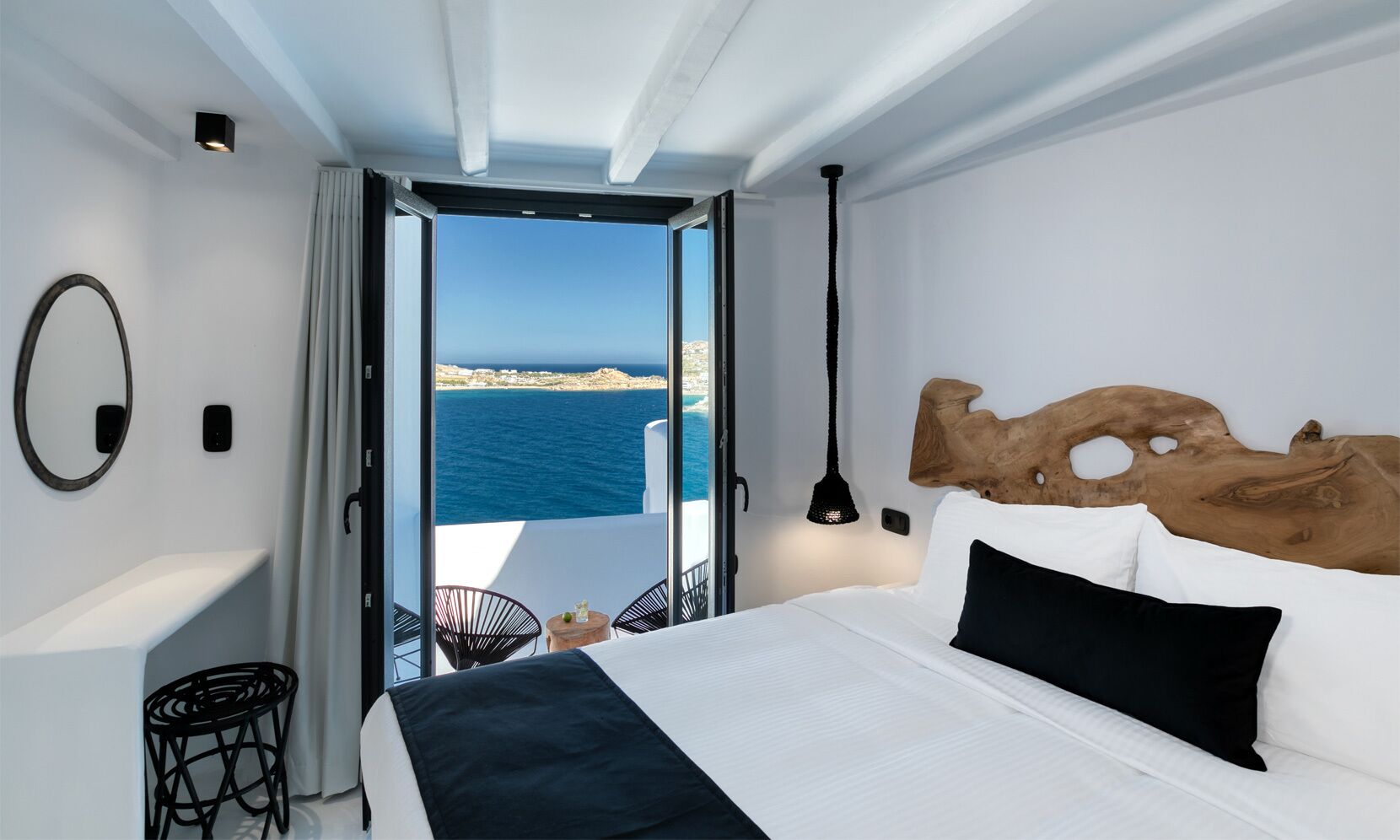 5 chambres, coffres-forts dans les chambres, fer et planche à repasser