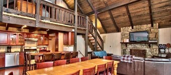 ⛰️⛵️⛱️Mt. Maplewood Lodge❤️1BR Couples★Romantic★Hot⛷Tub★Game Rm★Dogs+