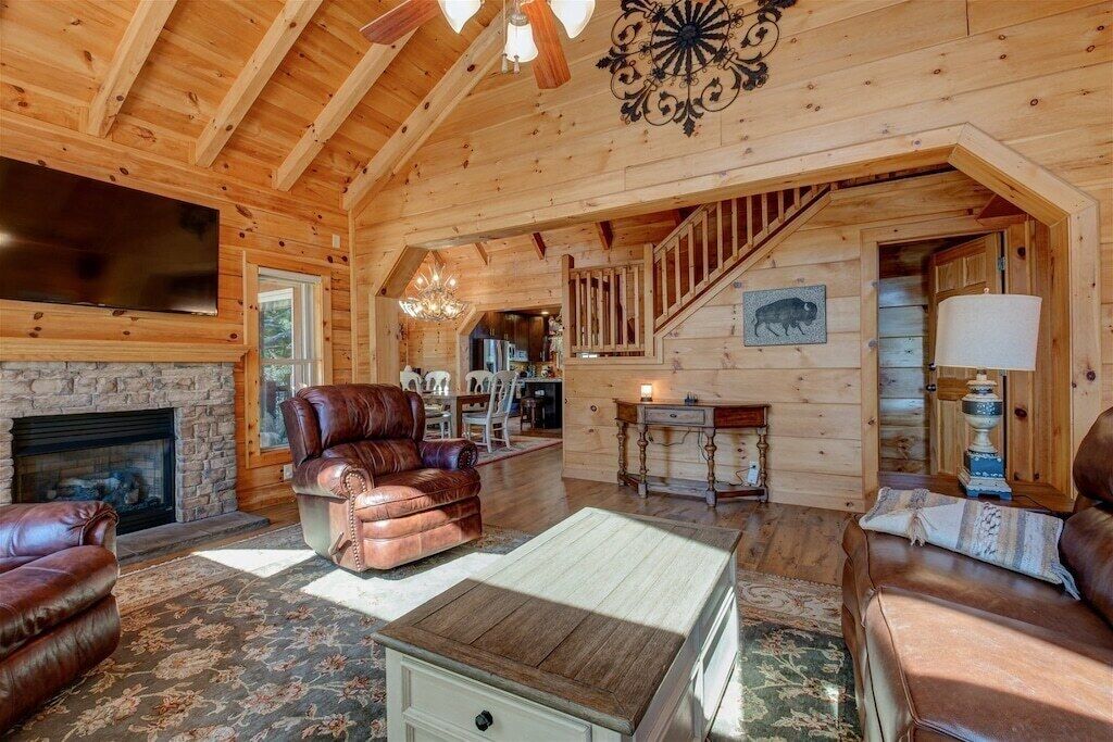 TV connectée, cheminée, table de tennis de table