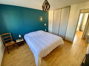 3 chambres, fer et planche à repasser, lit parapluie, Wi-Fi gratuit