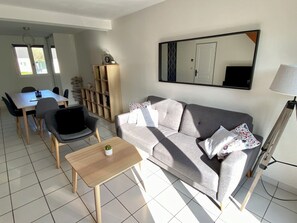 TV, video games, DVD player, offices