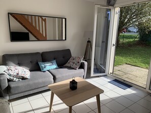 Télévision, jeux vidéo, lecteur de DVD, espaces bureaux