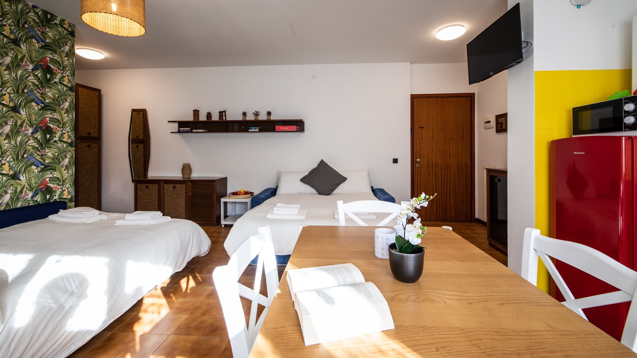 Classic Studio | Living area | TV