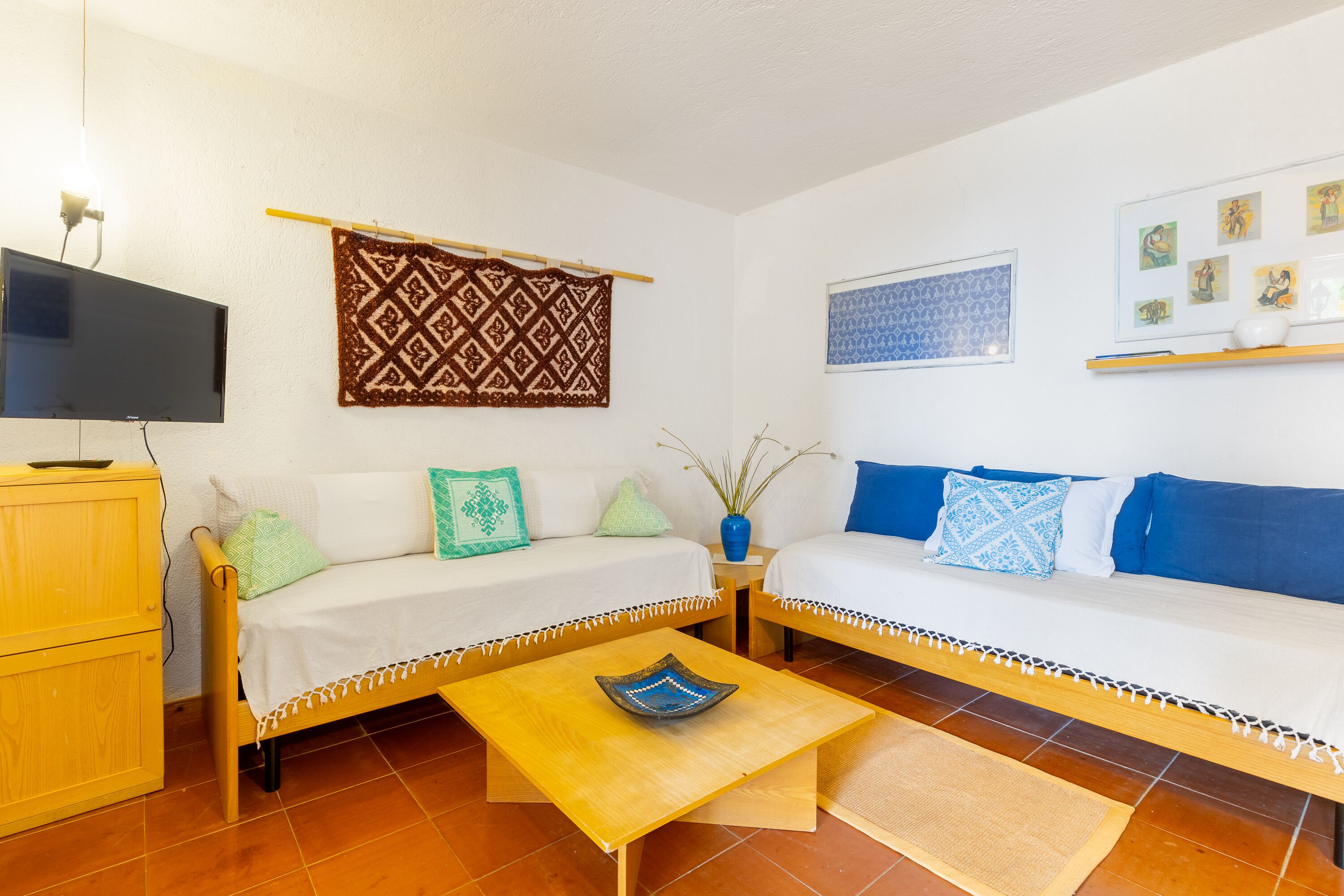 Holiday Apartment "Cugnana Verde" with Sea View, Shared Garden & Pool