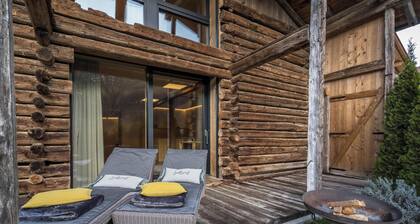Chalet “Ferienhaus im Stadl” with Mountain View, Wi-Fi, Sauna, Terrace & Garden