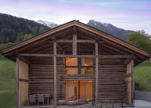 Chalet “Ferienhaus im Stadl” with Mountain View, Wi-Fi, Sauna, Terrace & Garden