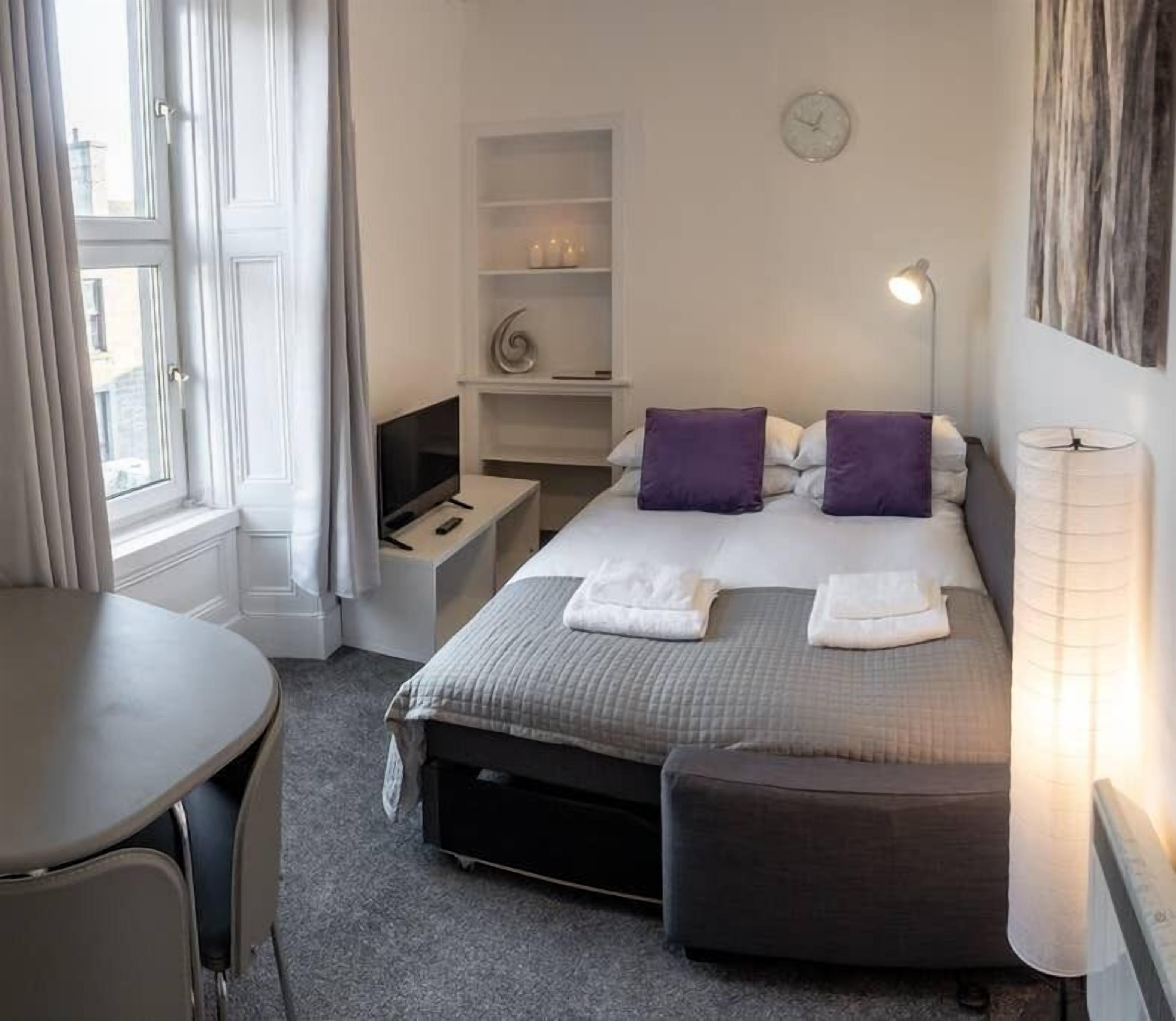 Strykejern/-brett, wi-fi og sengetøy