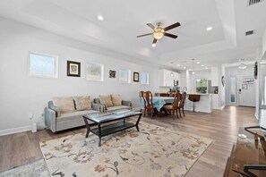 TV - Perfect Private Beach Getaway Walk to the Ocean! (Panama City)