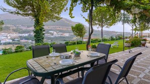 Outdoor dining - La Guitarra Andaluza Loja by Ruralidays (Granada)