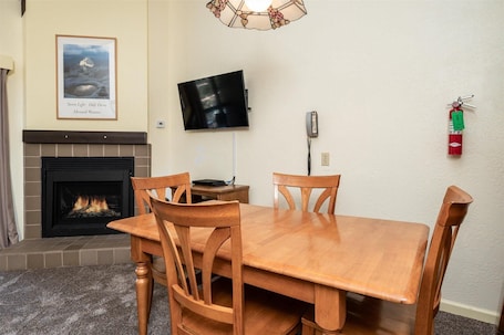 Dining. (B208) Loft Condominiums