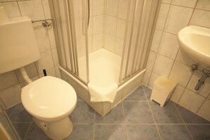 Comfort-Apartment | Dusche im Bad
