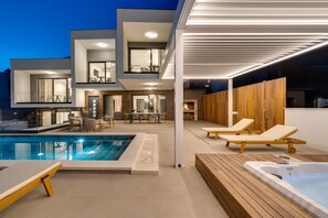 Outdoor pool, a heated pool