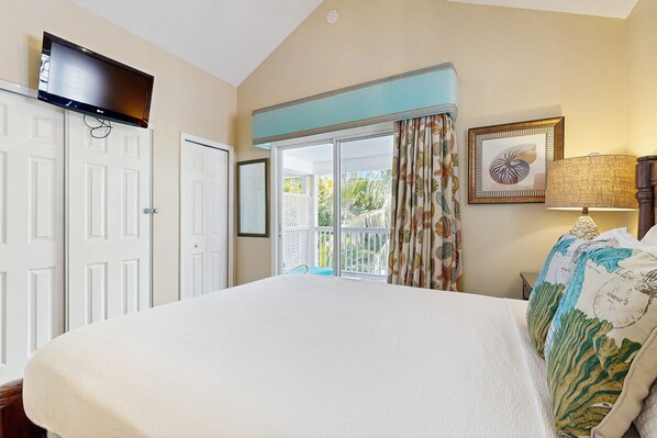 2 bedrooms, iron/ironing board, internet, bed sheets