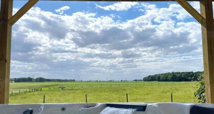 | Hot Tub | Amish Farm Country | Pergola | Deck |