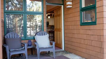 Condo, 1 Bedroom | Property grounds