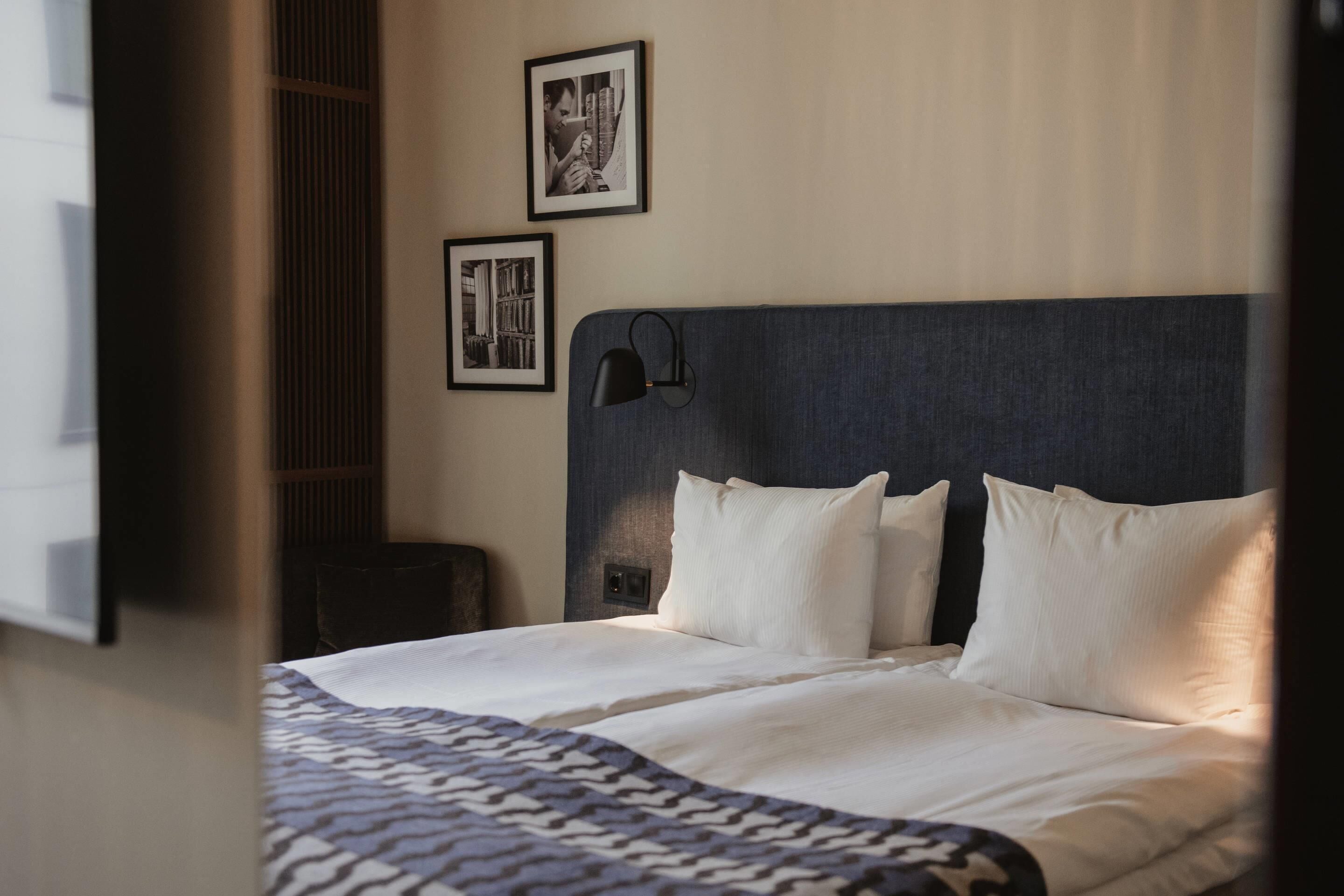 Double Room (Compact)