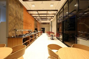 用餐
