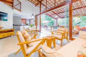 House | Living area | TV - PF05 Casa Alto Padrão - P. do Forte (Mata de São João)