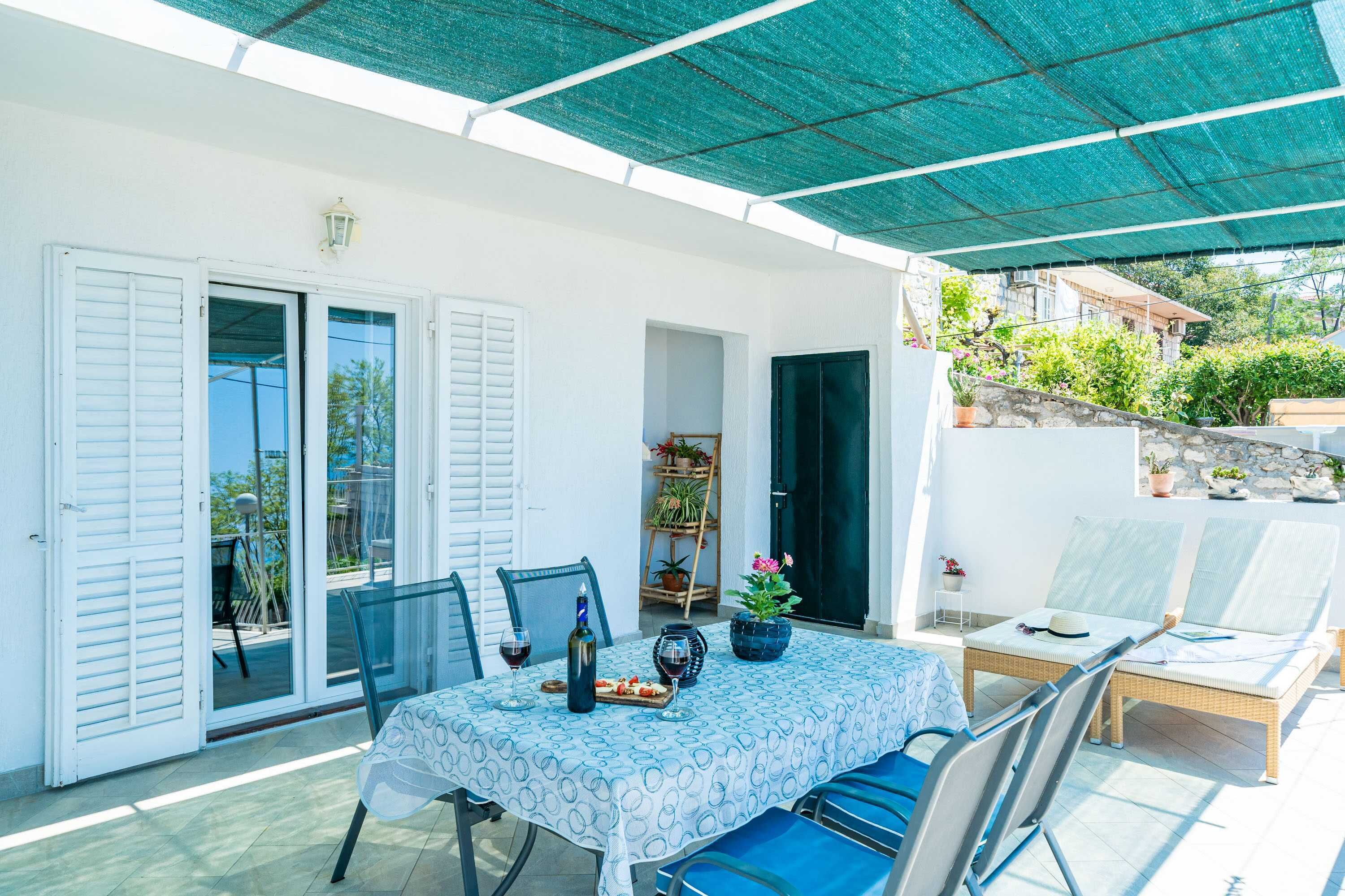 公寓 (One Bedroom Apartment 2) | 露台