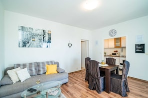 Apartment (One Bedroom Apartment 2) | Living room | TV - Apartments Nico (Dubrovnik)