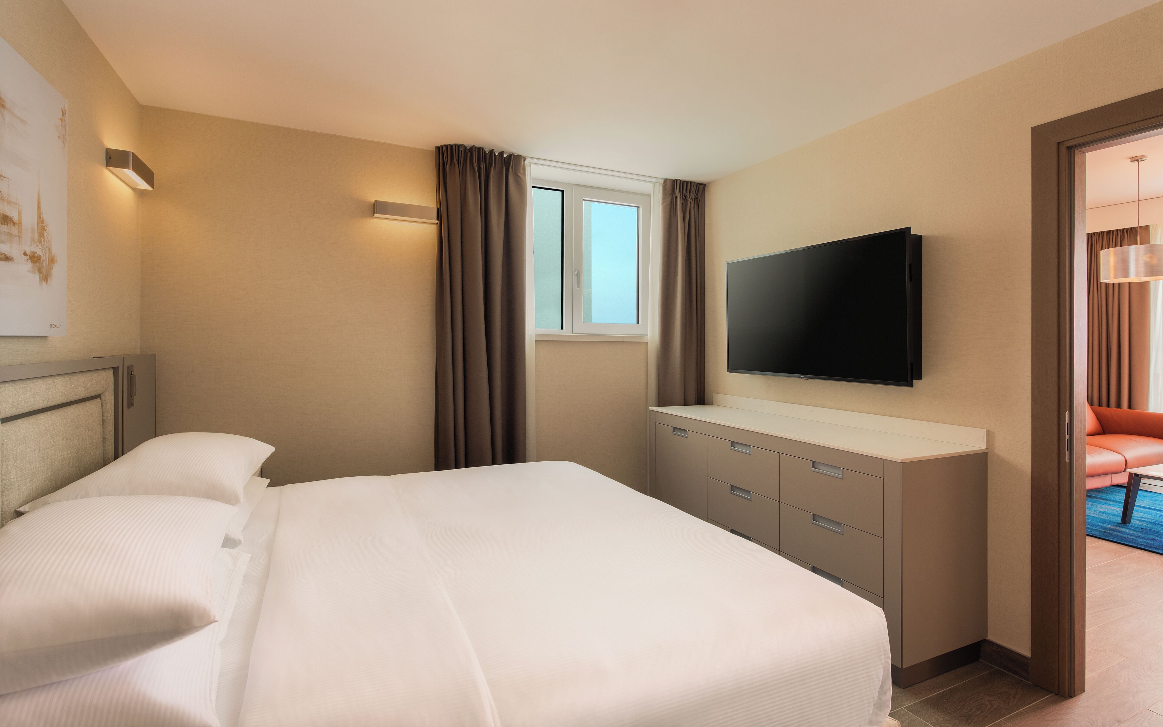 Hypoallergeen beddengoed, een minibar, een kluis op de kamer