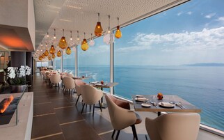 Lunch, dinner served; Regional cuisine, ocean views 