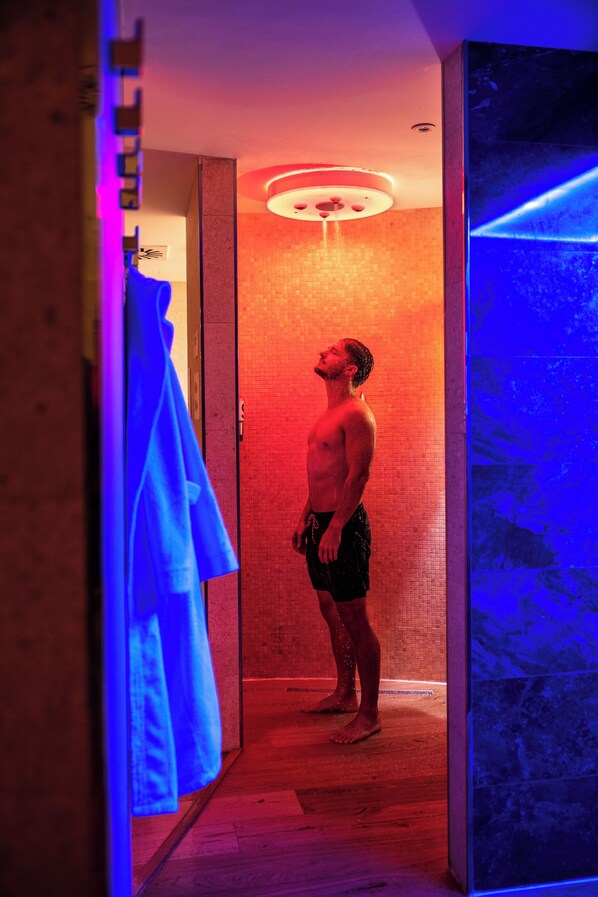 Vichy shower - Hilton Rijeka Costabella Beach Resort & Spa (Rijeka)